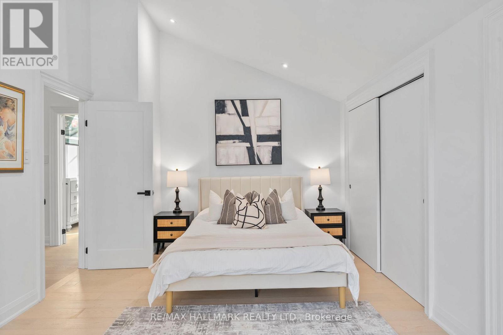 3716 Maple Grove Road, Innisfil, ON - Indoor Photo Showing Bedroom