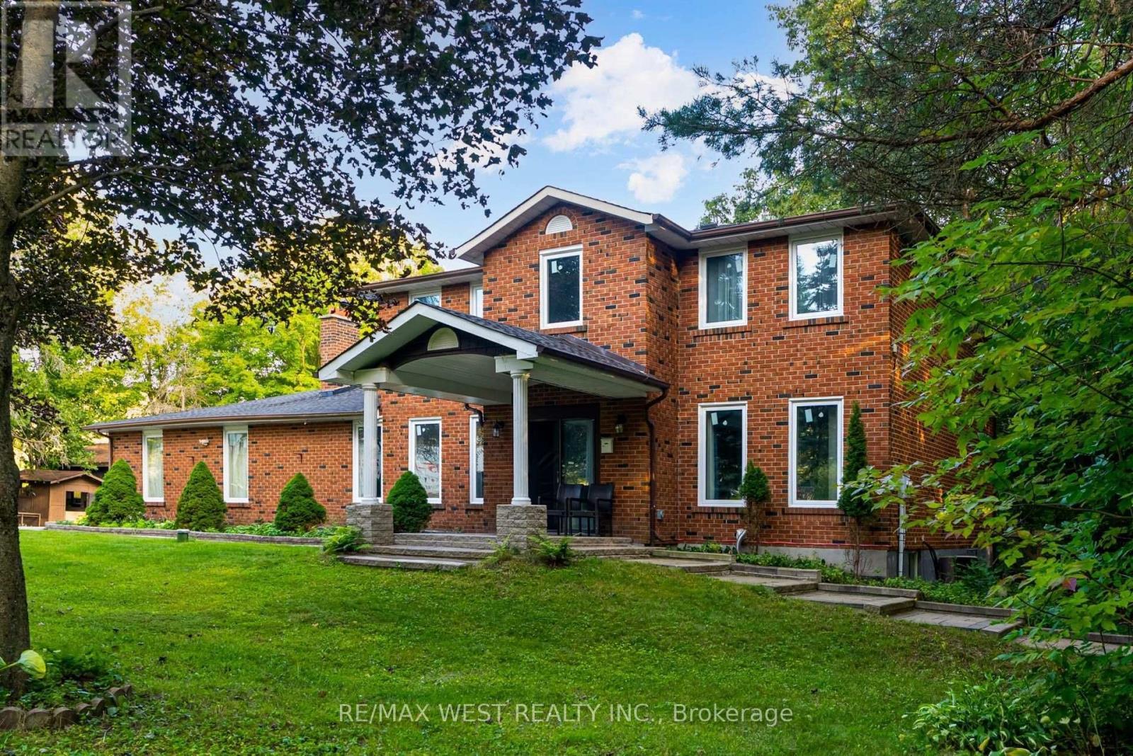 661 Regional Road 21, Uxbridge, ON - Outdoor With Facade