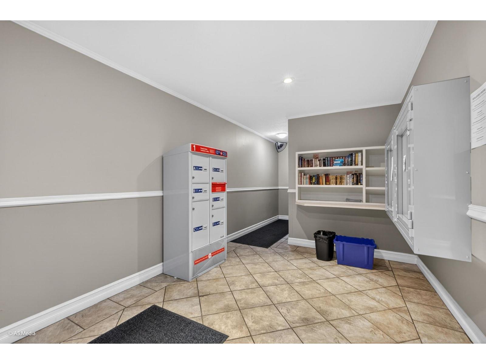 107 10438 148 Street, Surrey, BC - Indoor Photo Showing Other Room