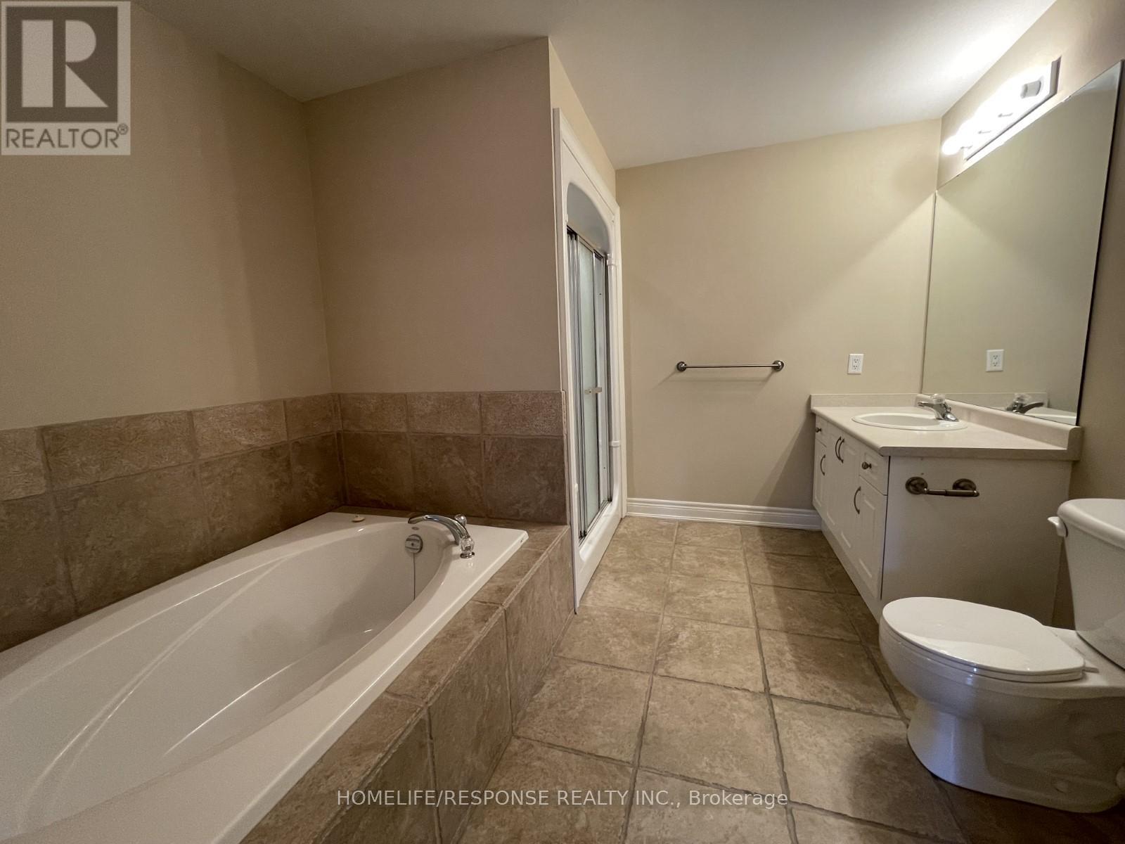 4 - 2282 Orchard Road, Burlington, ON - Indoor Photo Showing Bathroom