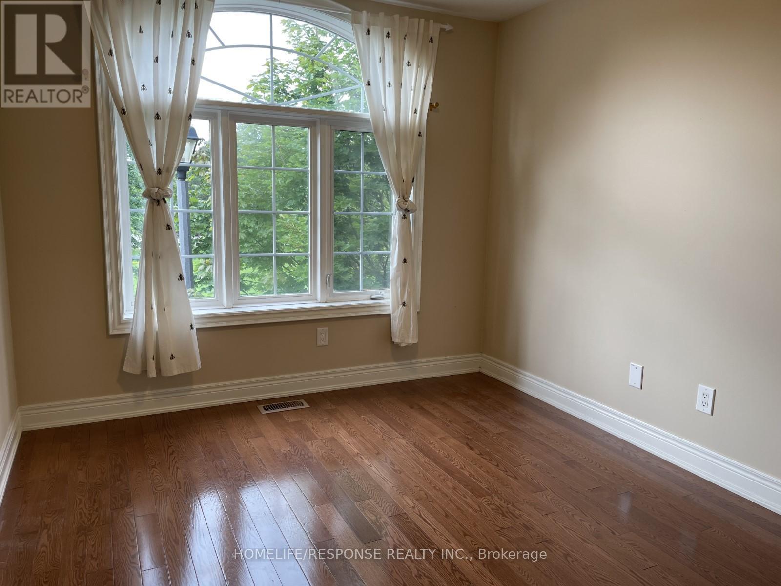 4 - 2282 Orchard Road, Burlington, ON - Indoor Photo Showing Other Room