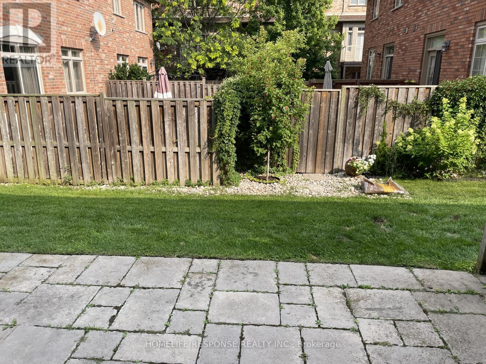 4 - 2282 Orchard Road, Burlington, ON - Outdoor