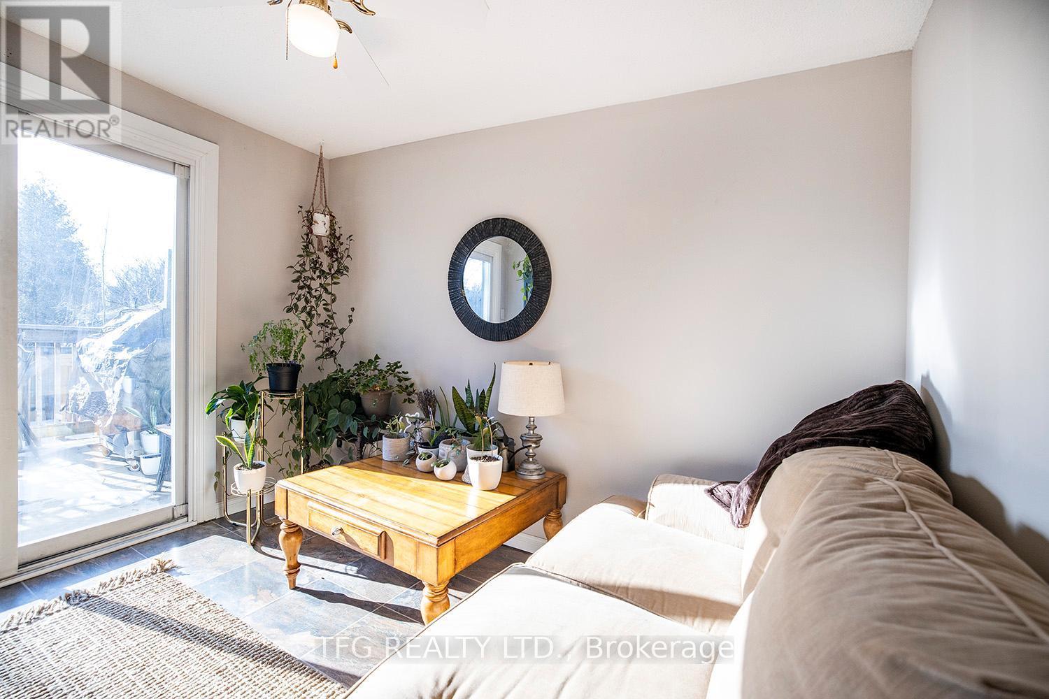 844 Grandview Drive E, Oshawa (Donevan), ON - Indoor Photo Showing Other Room