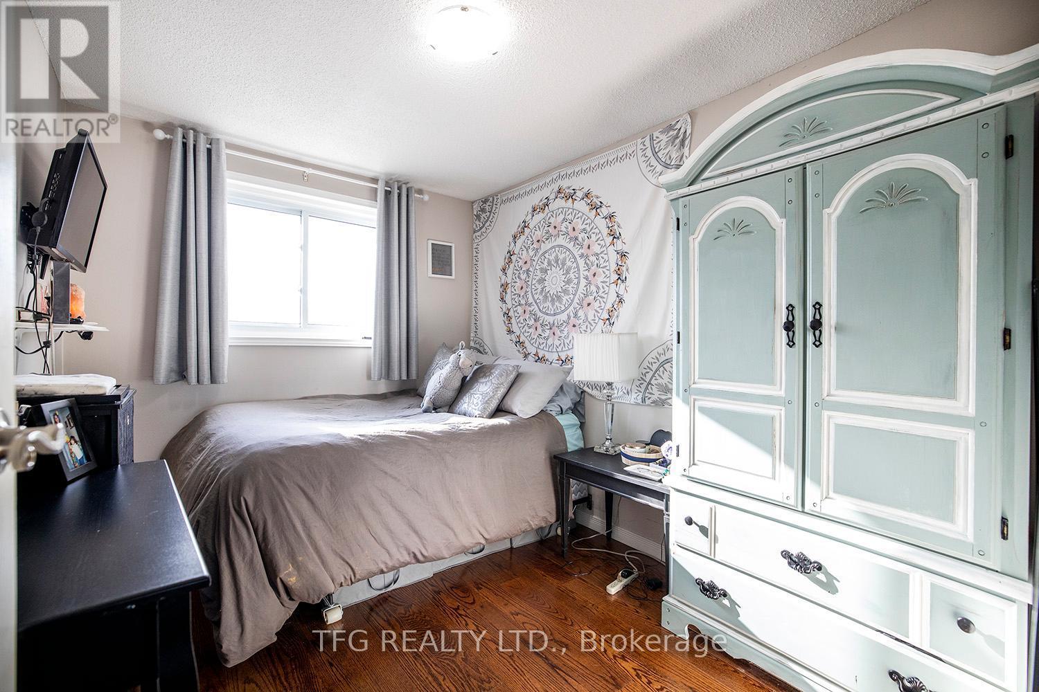 844 Grandview Drive E, Oshawa (Donevan), ON - Indoor Photo Showing Bedroom