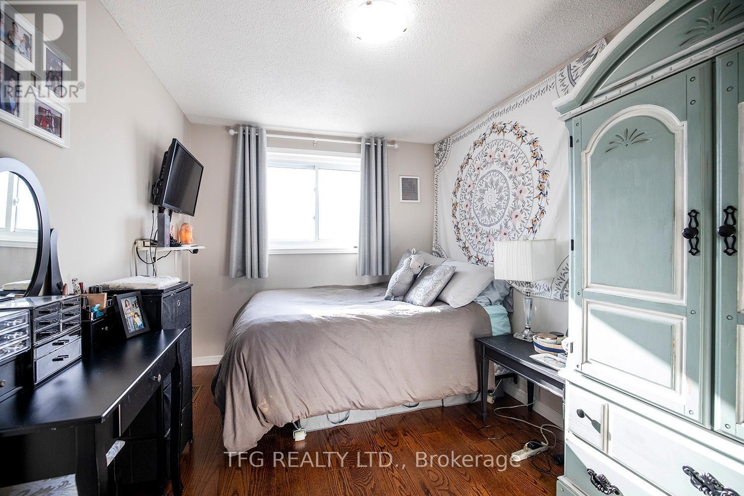 844 Grandview Drive E, Oshawa (Donevan), ON - Indoor Photo Showing Bedroom