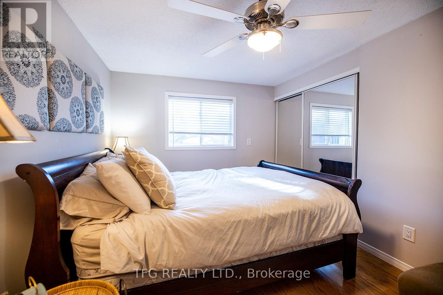 844 Grandview Drive E, Oshawa (Donevan), ON - Indoor Photo Showing Bedroom