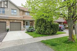 19 BEECH STREET Grimsby, ON L3M 5L9