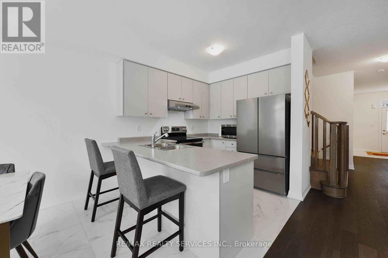 40 Lonsdale Road, Haldimand, ON - Indoor Photo Showing Kitchen With Double Sink