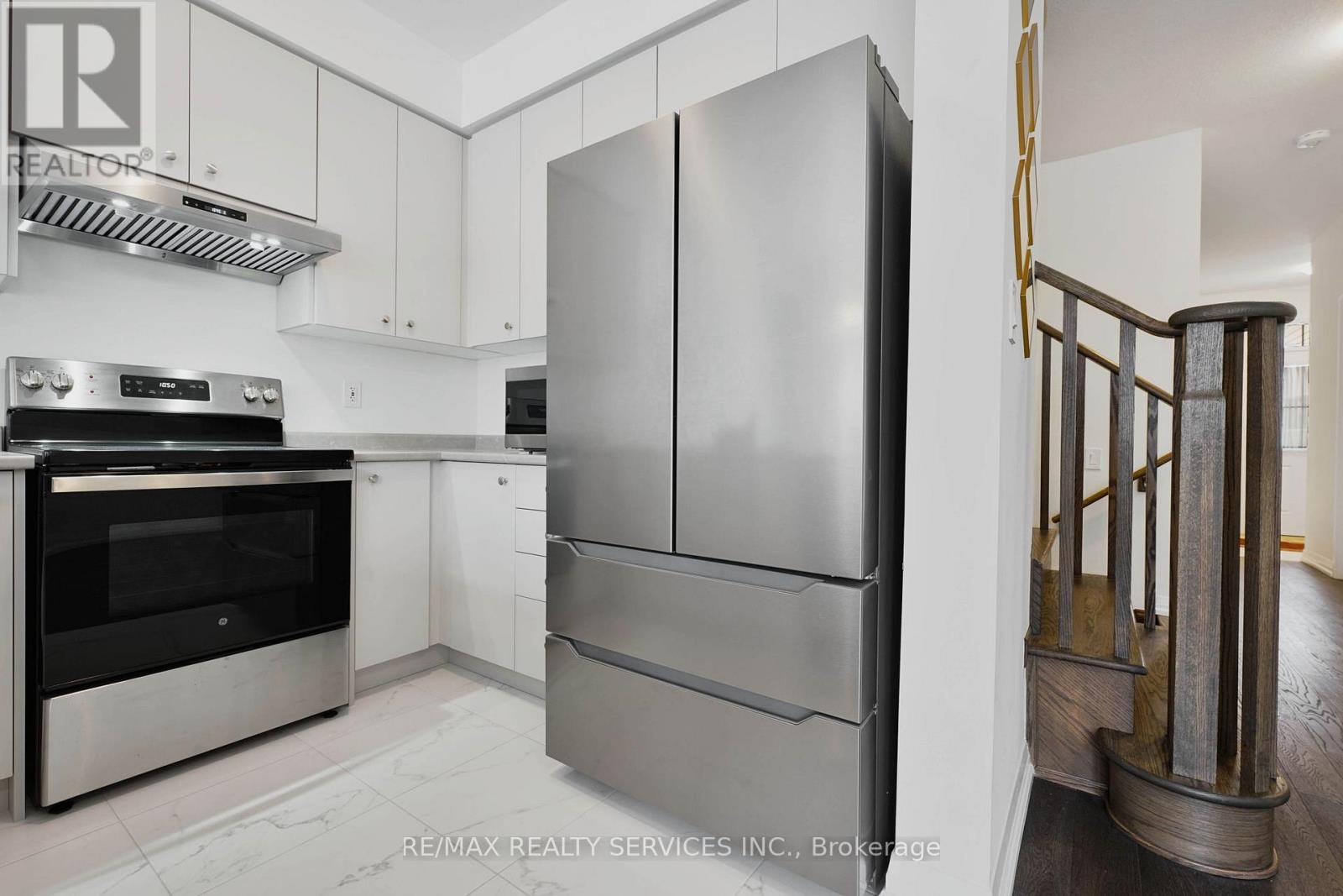 40 Lonsdale Road, Haldimand, ON - Indoor Photo Showing Kitchen