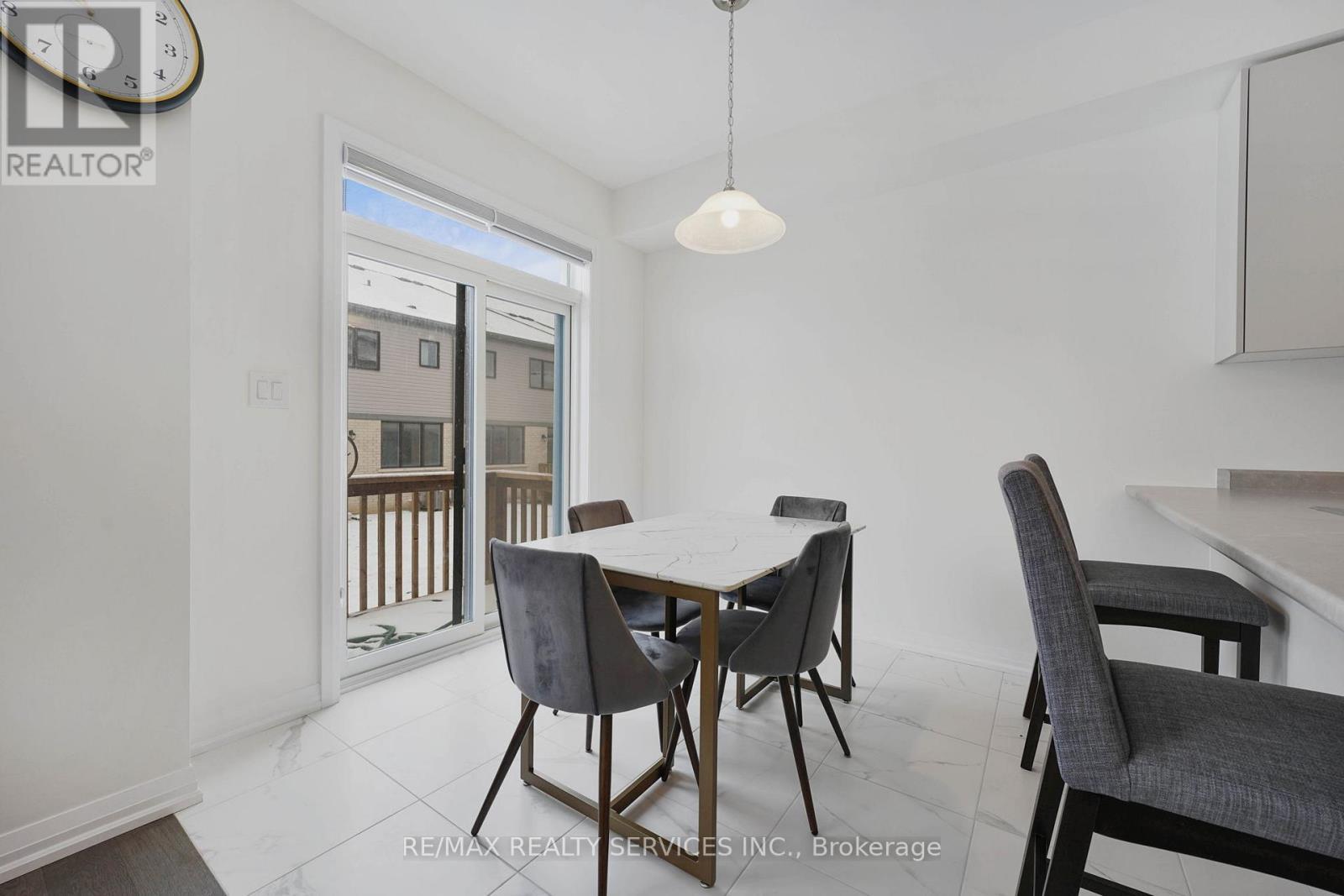 40 Lonsdale Road, Haldimand, ON - Indoor Photo Showing Dining Room