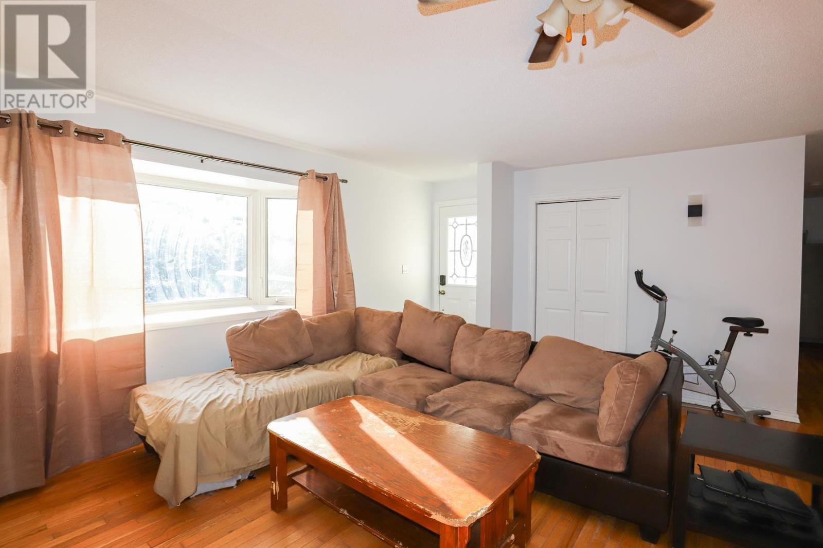 146 Copper Bay Rd, Bruce Mines, ON - Indoor Photo Showing Living Room