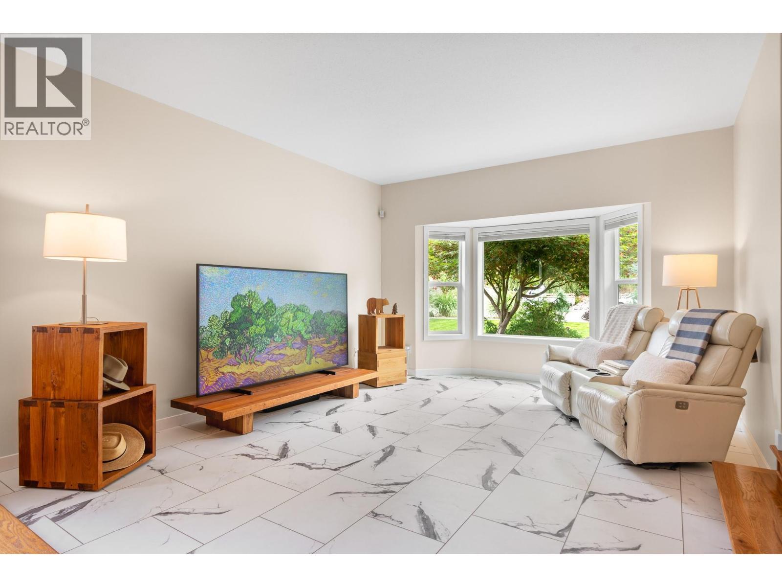 2651 Evergreen Drive, Penticton, BC - Indoor