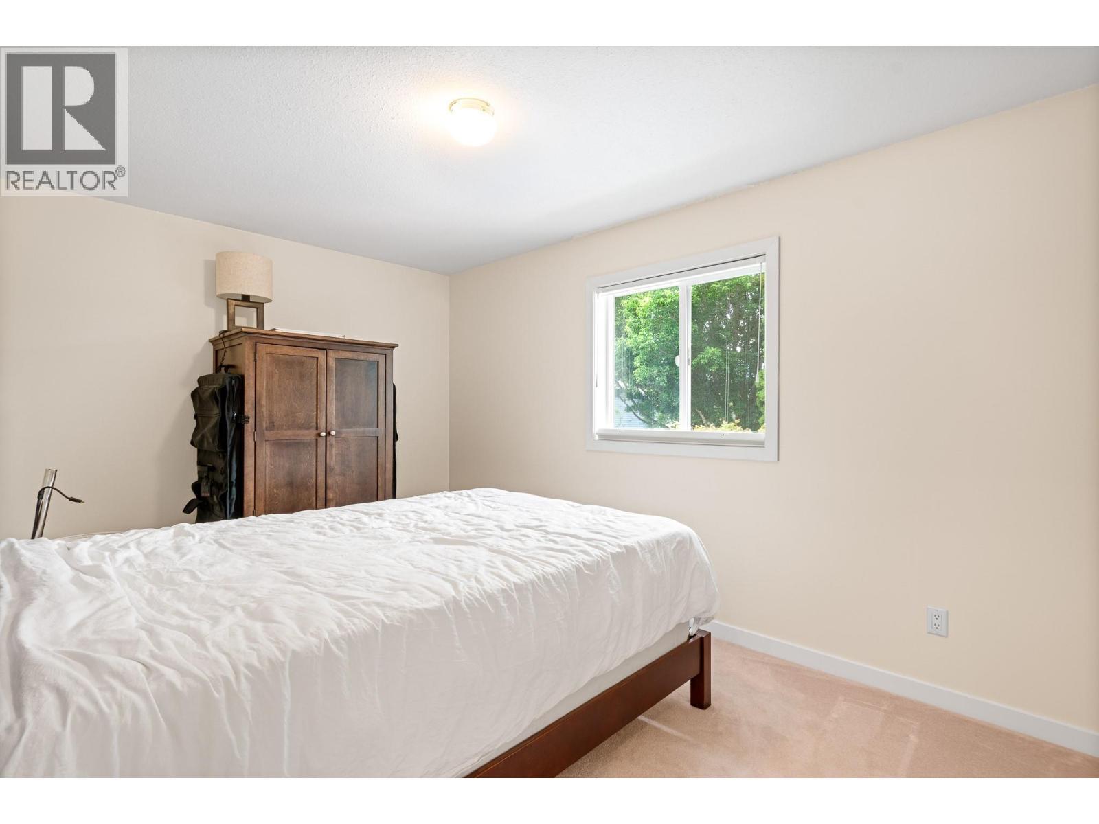 2651 Evergreen Drive, Penticton, BC - Indoor Photo Showing Bedroom