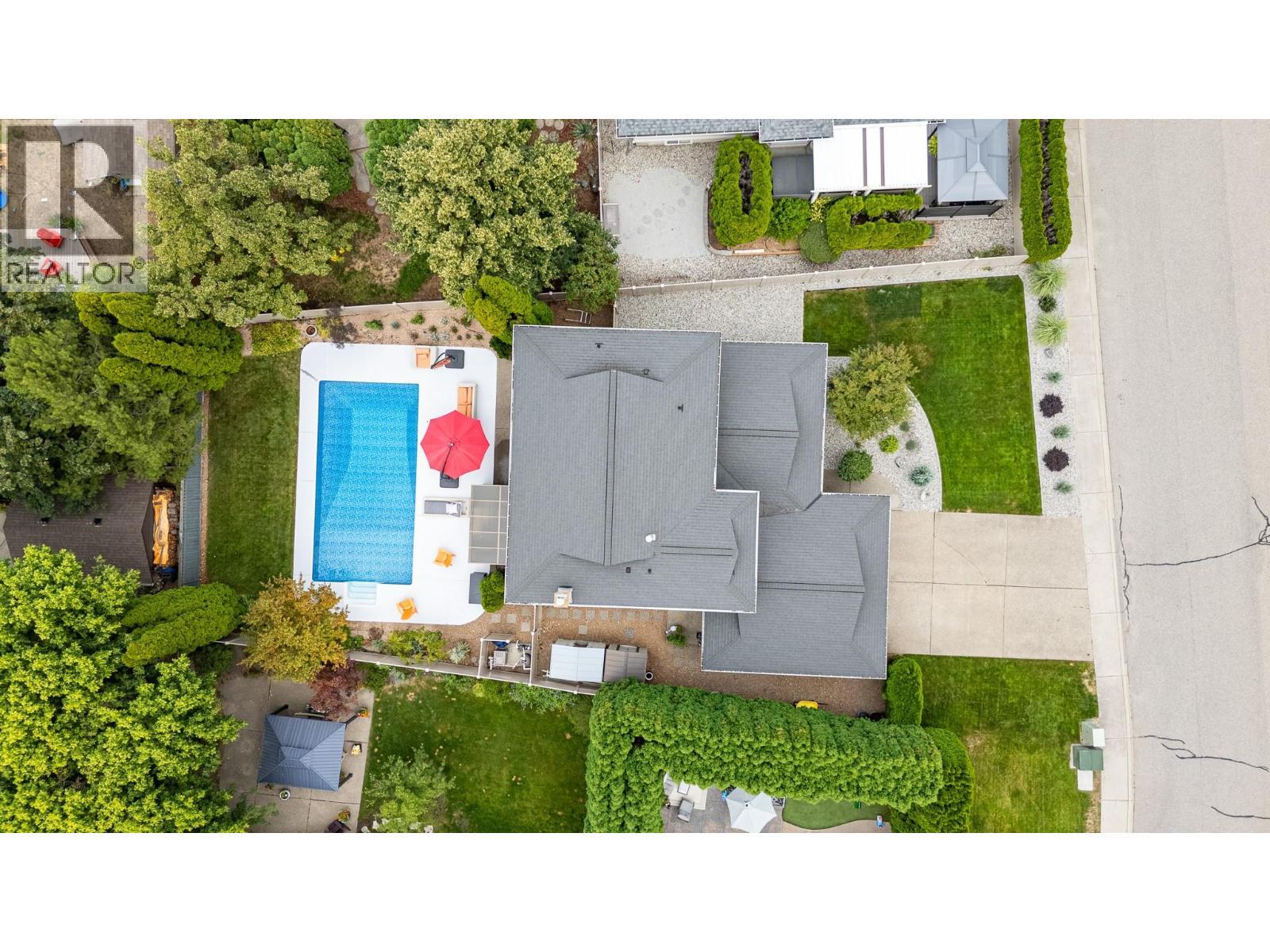 2651 Evergreen Drive, Penticton, BC - Outdoor