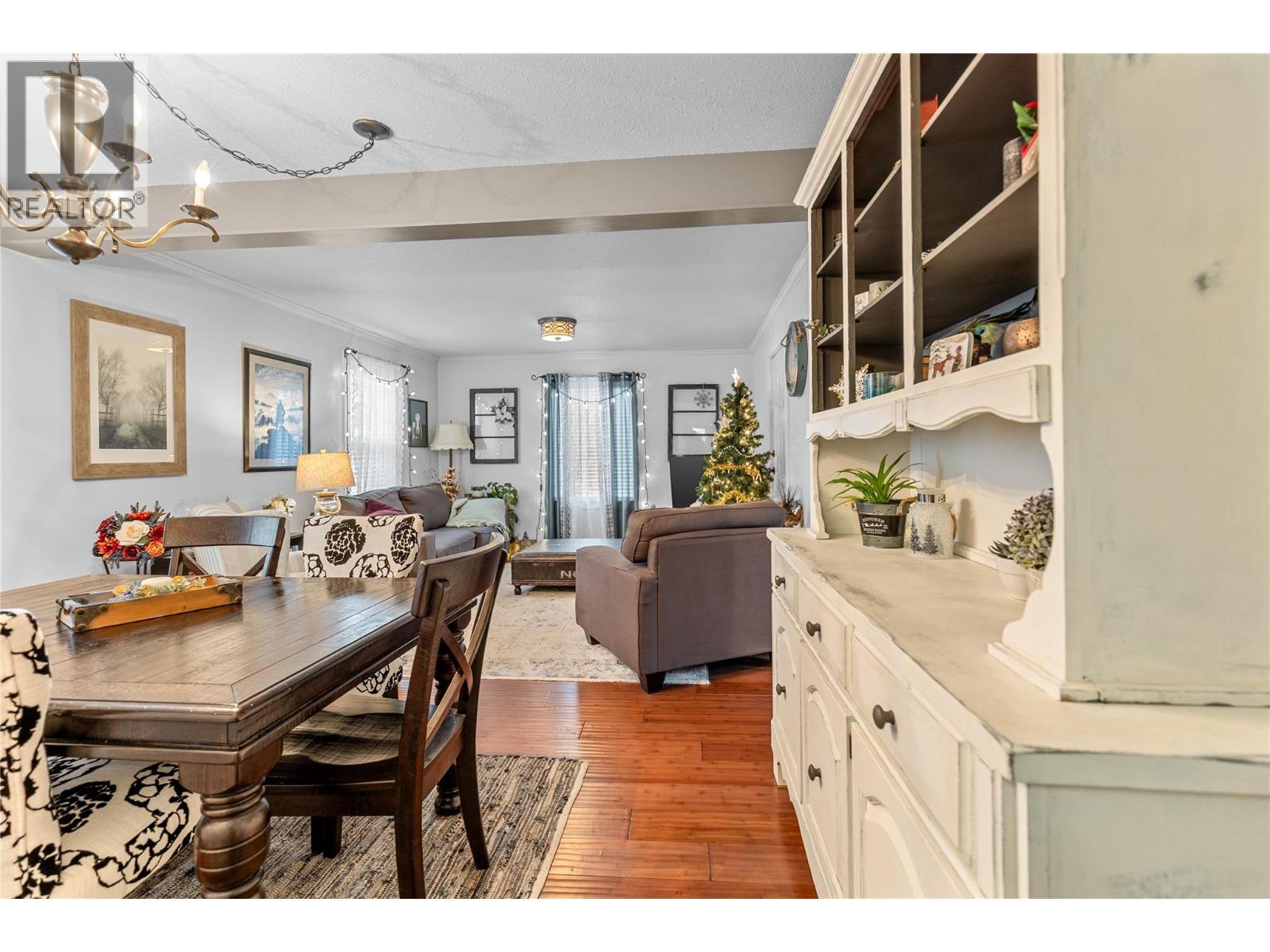 2935 Rosedale Avenue, Armstrong, BC - Indoor Photo Showing Dining Room