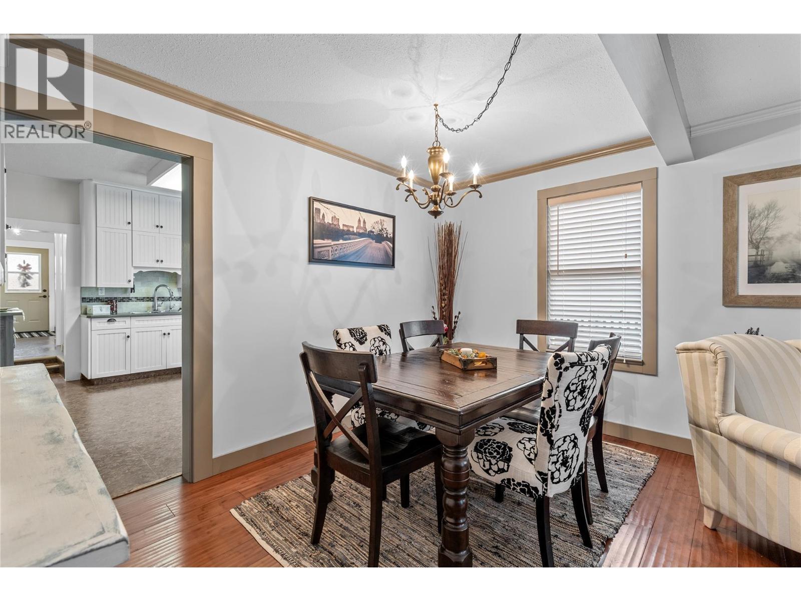 2935 Rosedale Avenue, Armstrong, BC - Indoor Photo Showing Dining Room