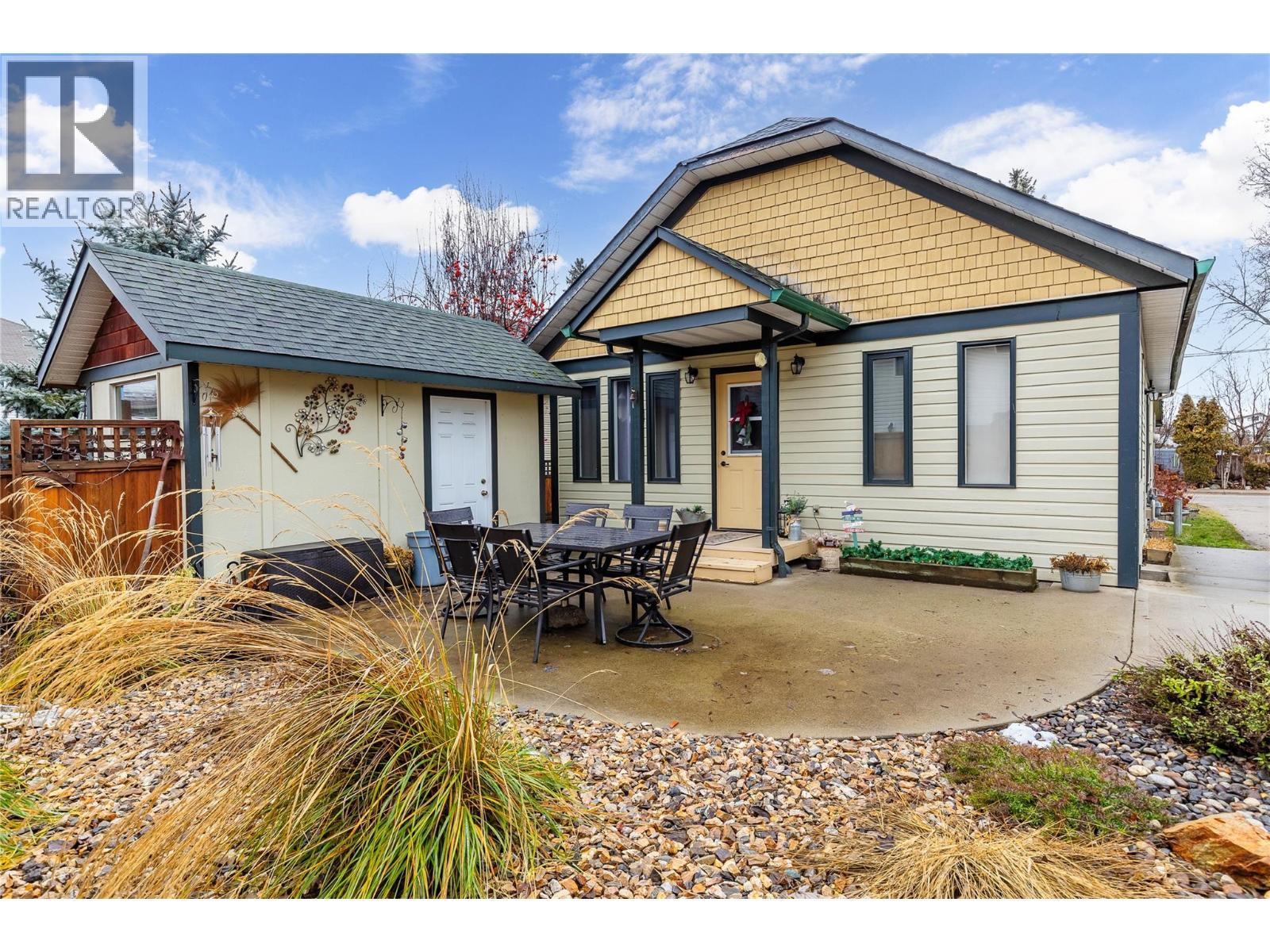 2935 Rosedale Avenue, Armstrong, BC - Outdoor With Deck Patio Veranda