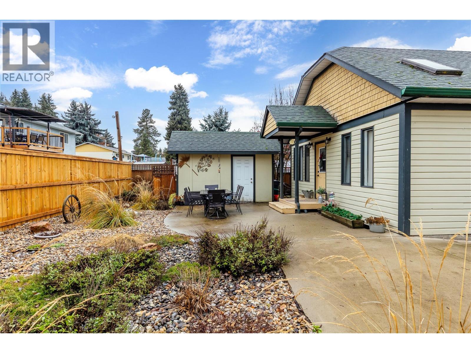 2935 Rosedale Avenue, Armstrong, BC - Outdoor