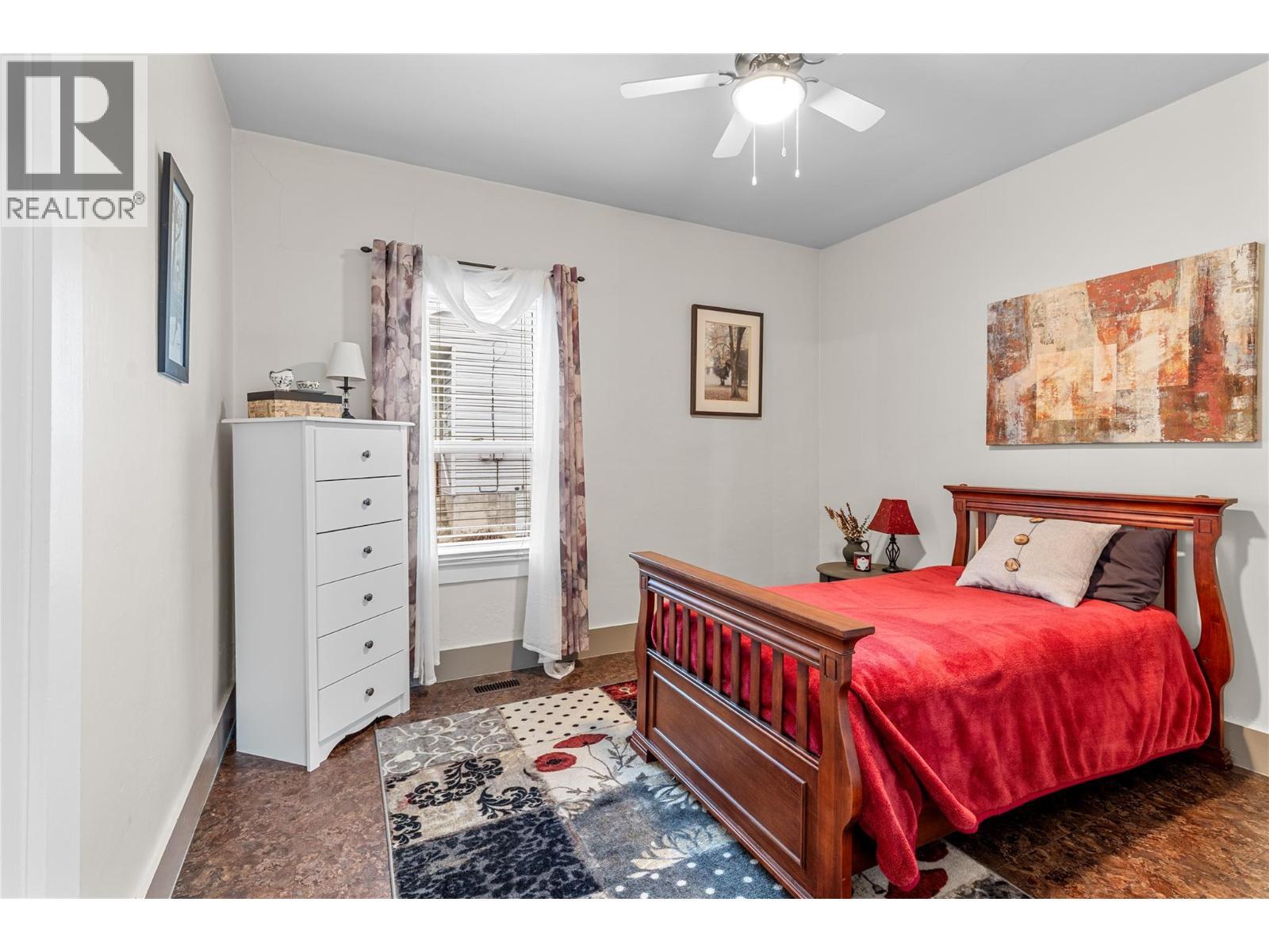 2935 Rosedale Avenue, Armstrong, BC - Indoor Photo Showing Bedroom