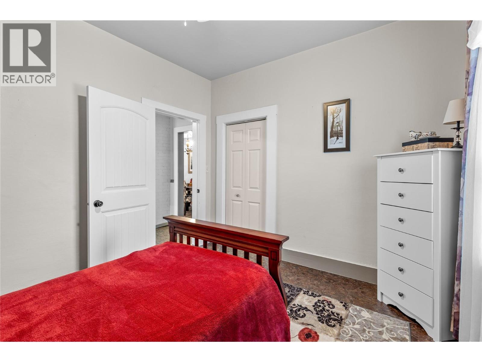 2935 Rosedale Avenue, Armstrong, BC - Indoor Photo Showing Bedroom