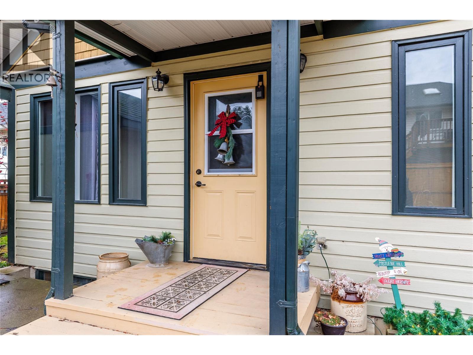 2935 Rosedale Avenue, Armstrong, BC - Outdoor With Exterior