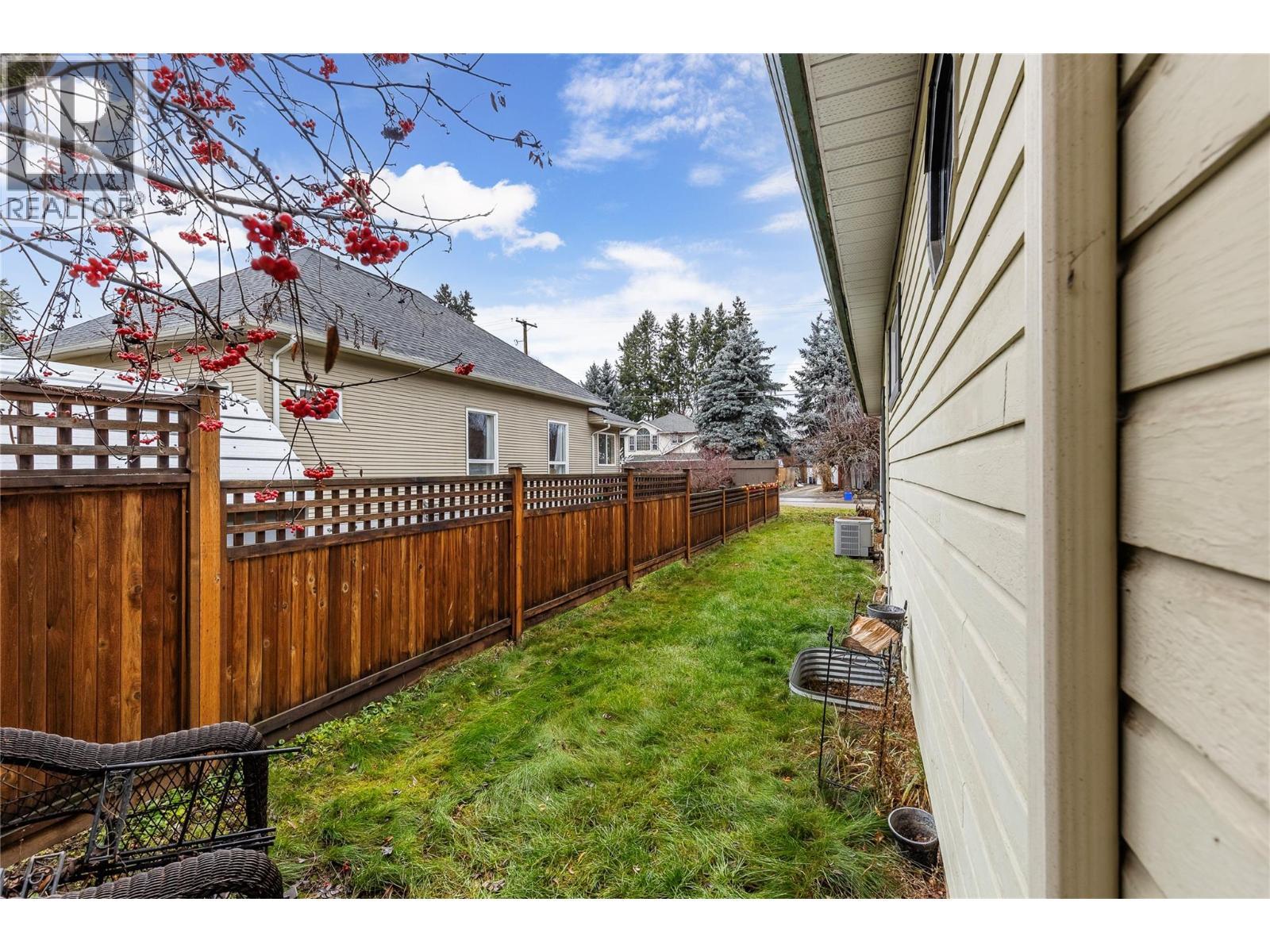 2935 Rosedale Avenue, Armstrong, BC - Outdoor