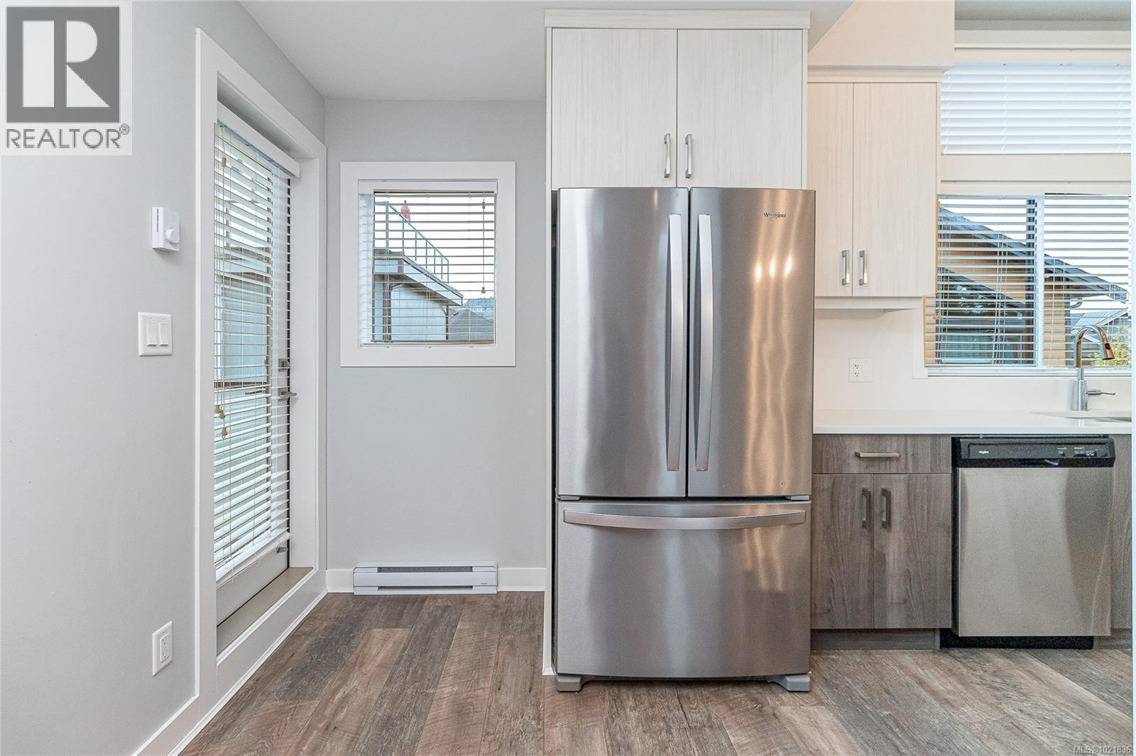 113 1201 Nova Crt, Langford, BC - Indoor Photo Showing Kitchen