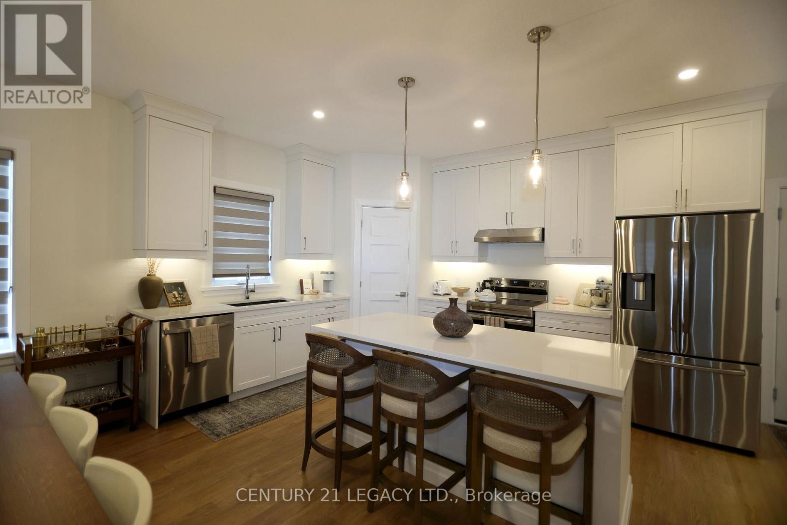 675 Winchester Avenue S, North Perth, ON - Indoor Photo Showing Kitchen With Upgraded Kitchen