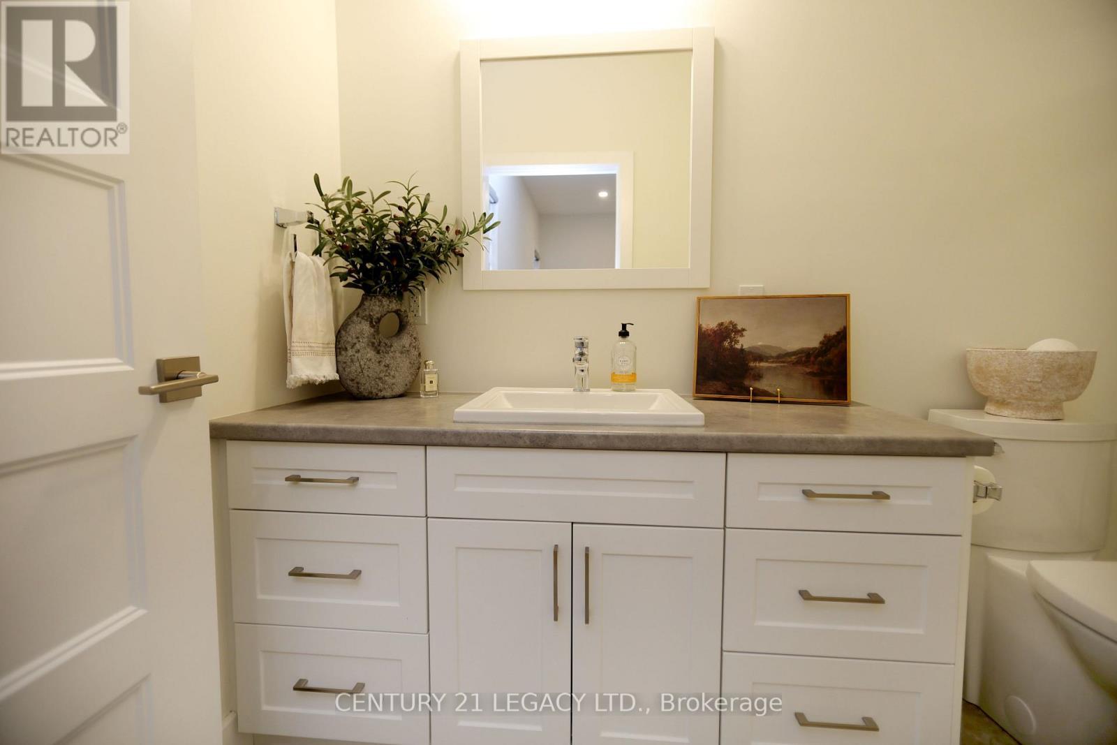 675 Winchester Avenue S, North Perth, ON - Indoor Photo Showing Bathroom