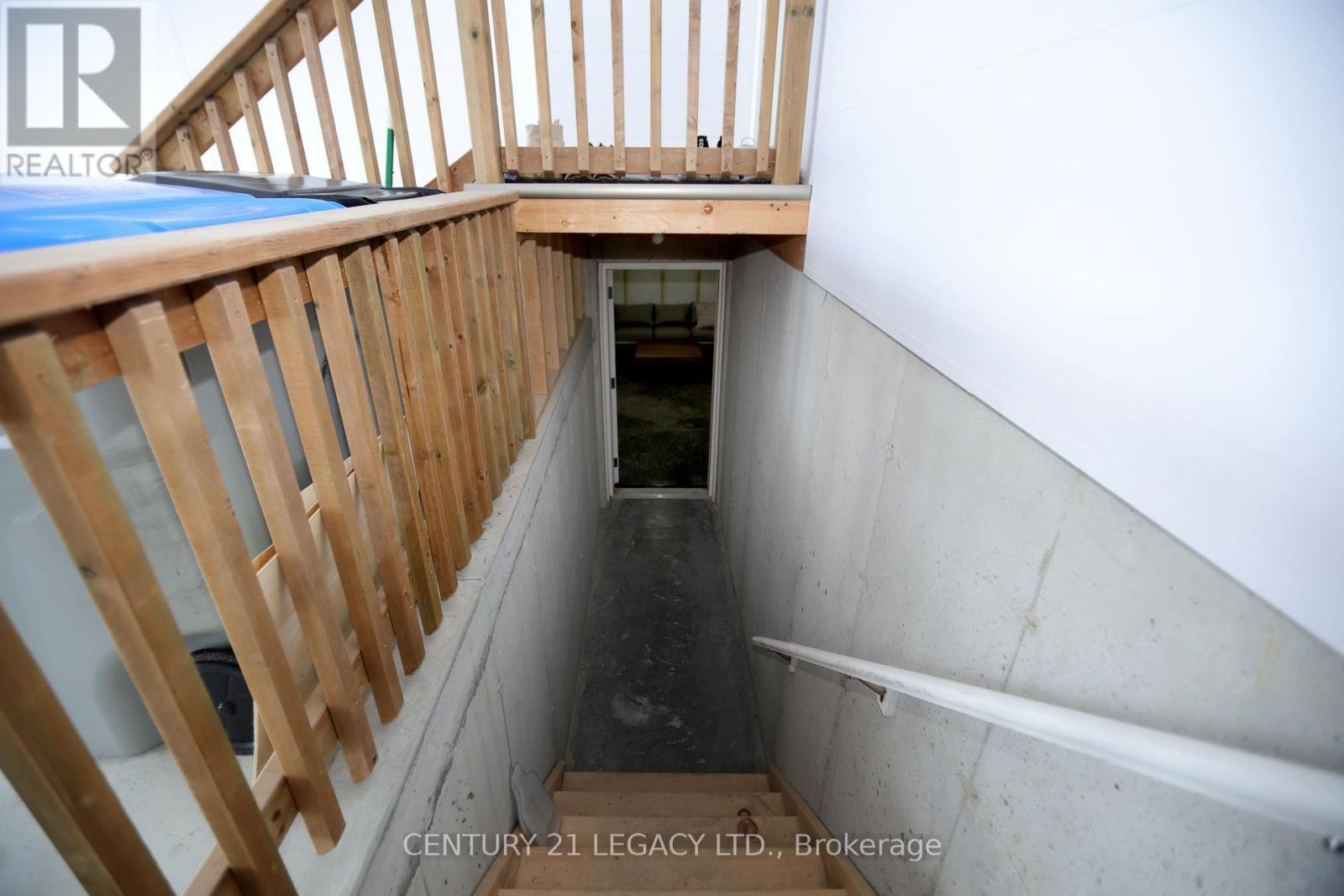 675 Winchester Avenue S, North Perth, ON - Indoor Photo Showing Other Room