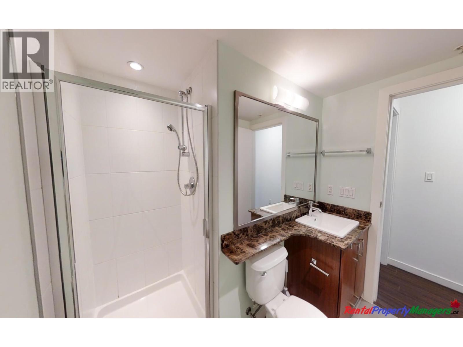 107 5885 Irmin Street, Burnaby, BC - Indoor Photo Showing Bathroom