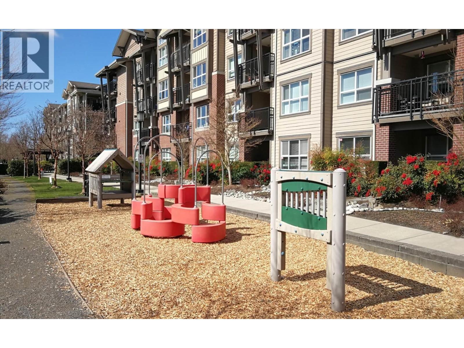 107 5885 Irmin Street, Burnaby, BC - Outdoor