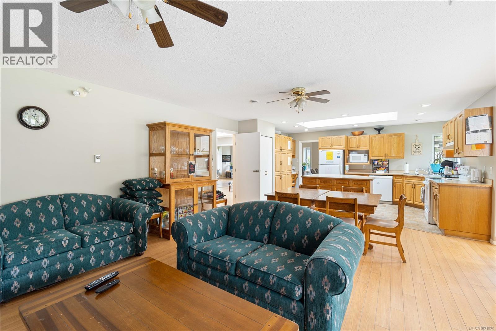 Resort On The Lake Clubhouse - 3126 Elsie Lake Cir, Nanaimo, BC