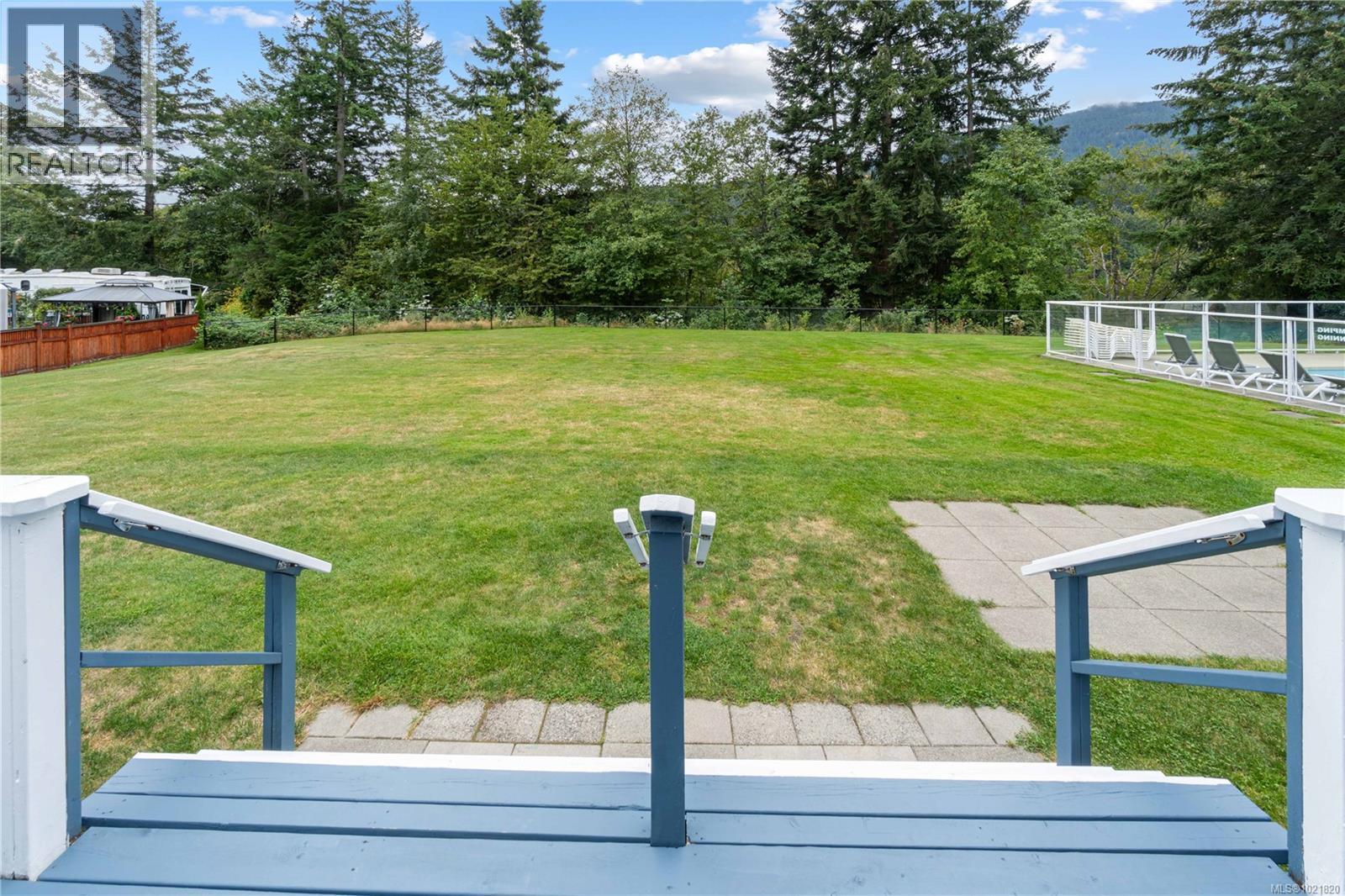 Clubhouse yard - 3126 Elsie Lake Cir, Nanaimo, BC