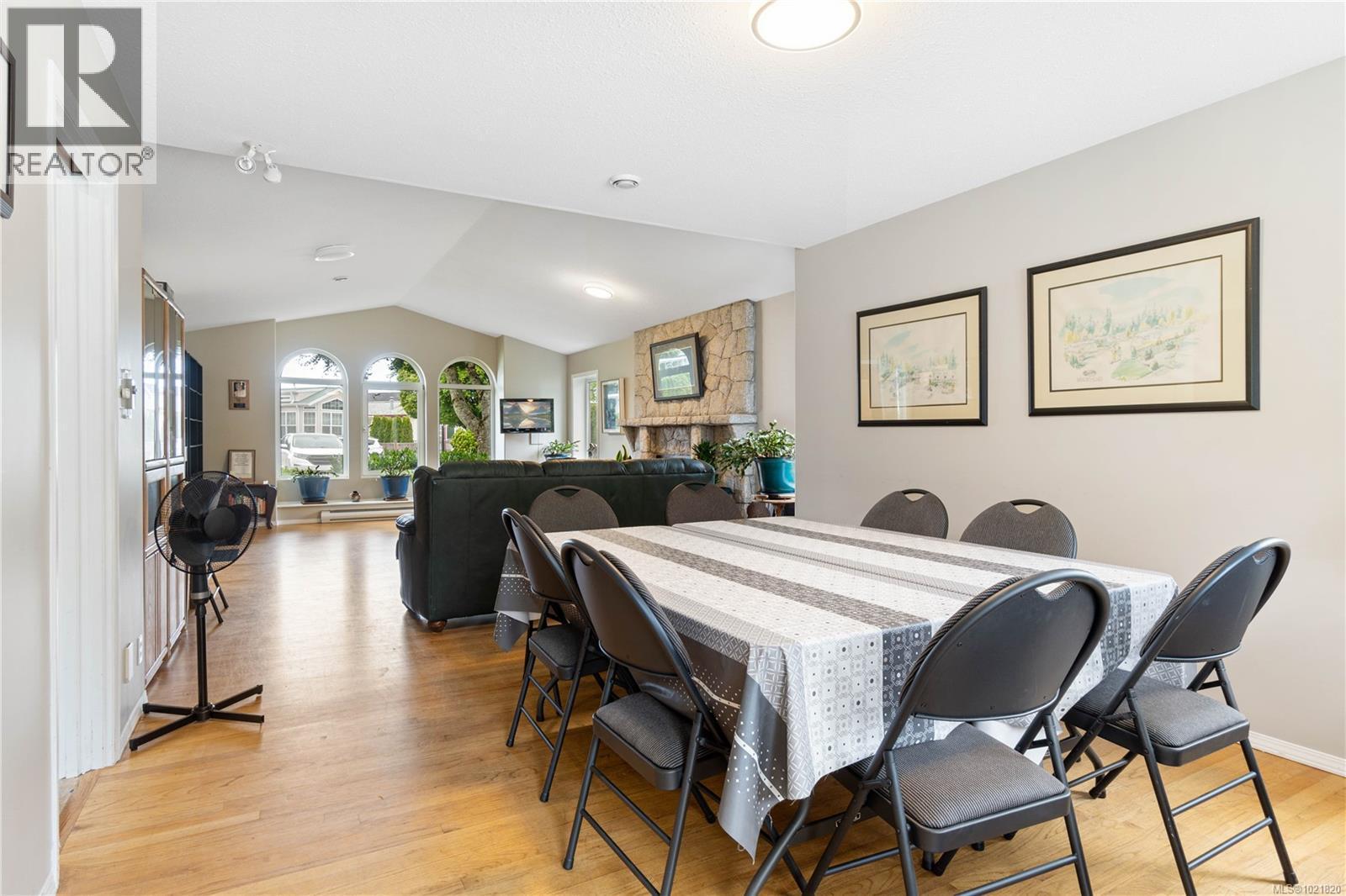 Resort On The Lake Clubhouse - 3126 Elsie Lake Cir, Nanaimo, BC