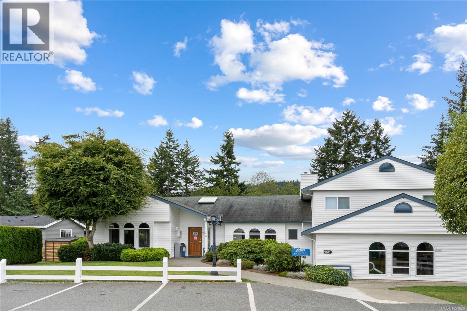 Resort On The Lake Clubhouse - 3126 Elsie Lake Cir, Nanaimo, BC