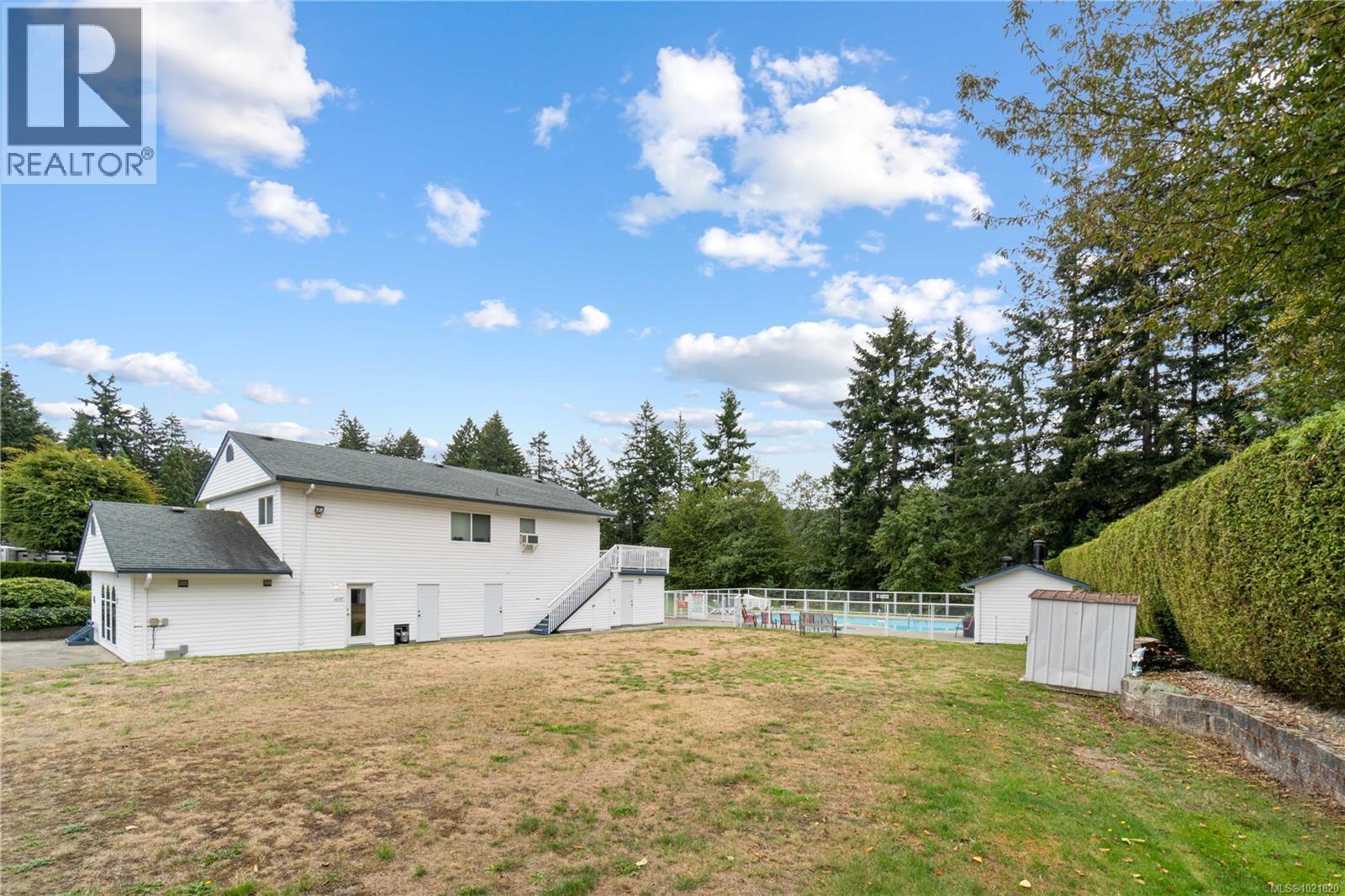 Resort On The Lake Clubhouse - 3126 Elsie Lake Cir, Nanaimo, BC