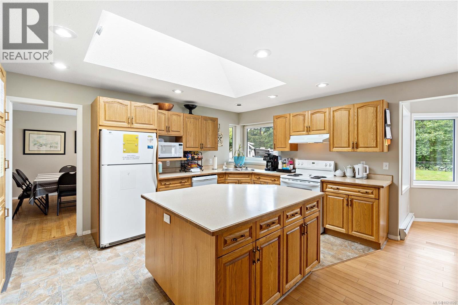 Resort On The Lake Clubhouse - 3126 Elsie Lake Cir, Nanaimo, BC