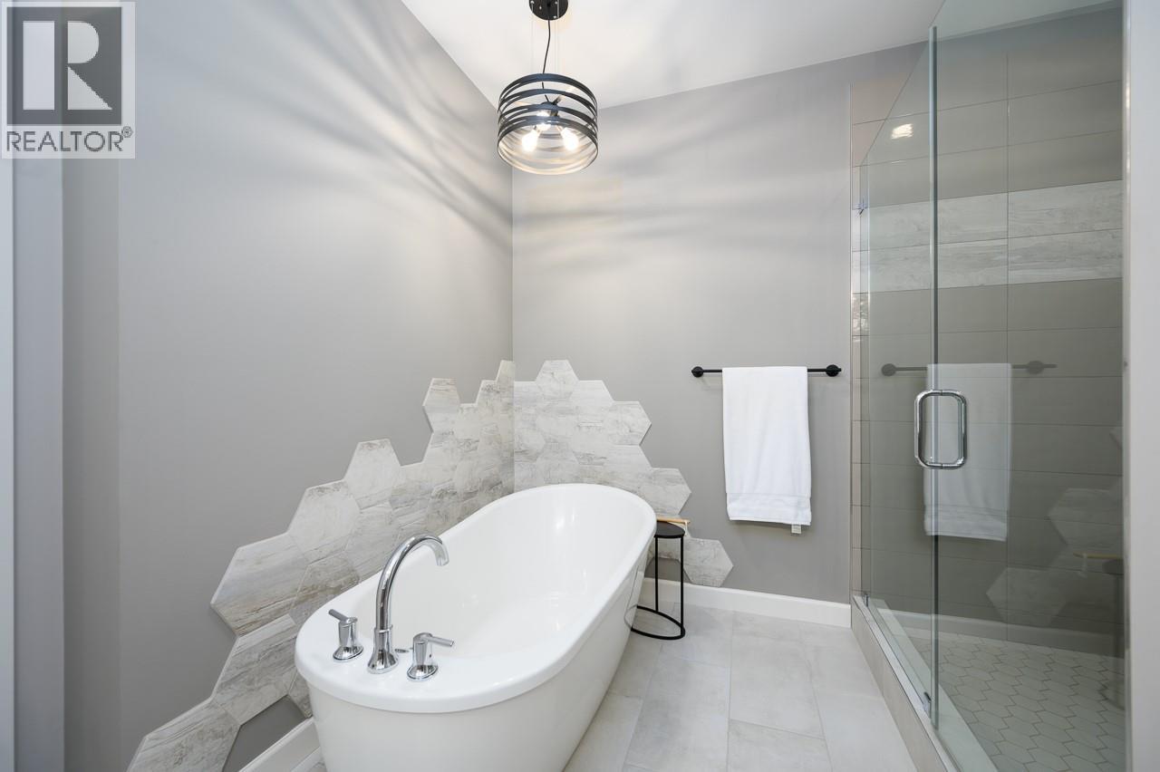 260 Rue Cheval Noir Unit# 1, Kamloops, BC - Indoor Photo Showing Bathroom