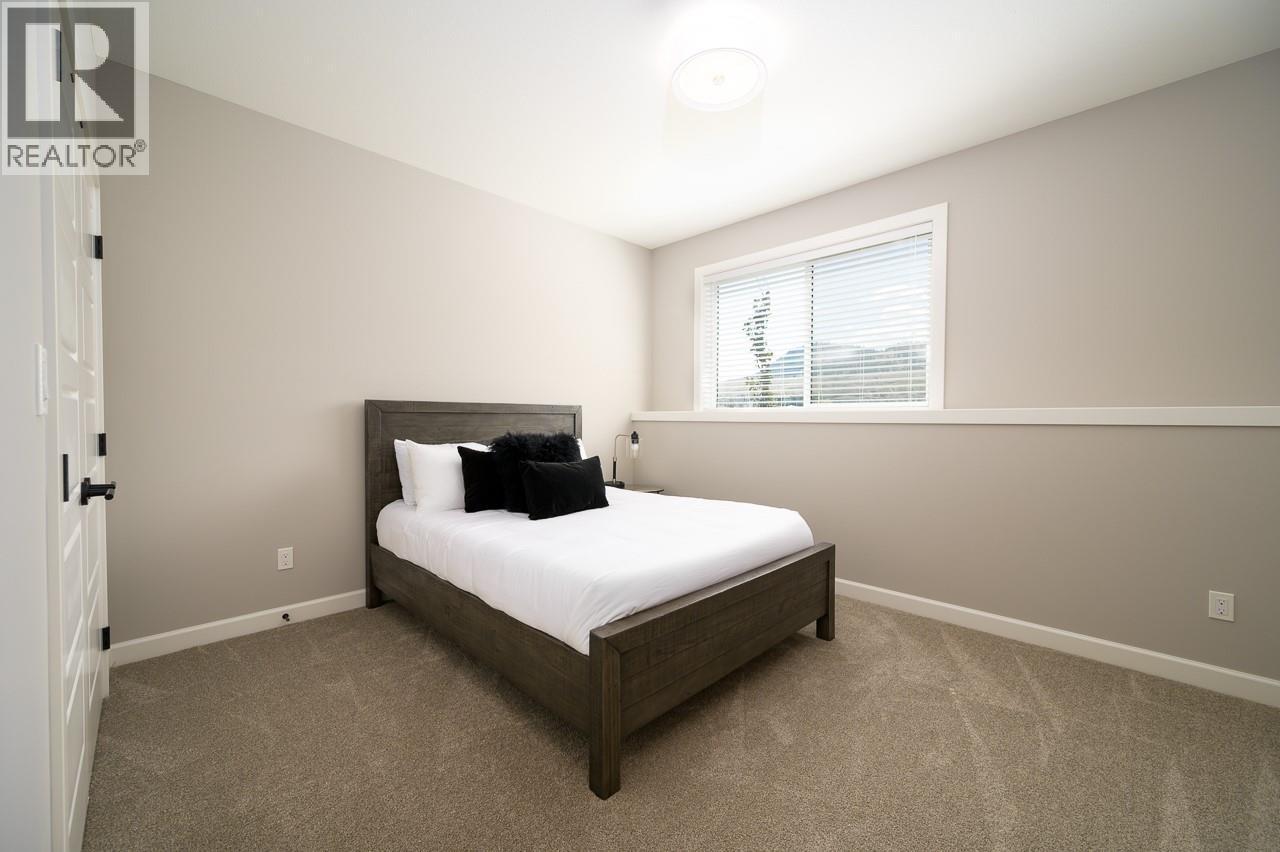 260 Rue Cheval Noir Unit# 1, Kamloops, BC - Indoor Photo Showing Bedroom