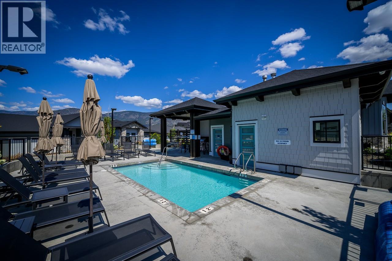 260 Rue Cheval Noir Unit# 1, Kamloops, BC - Outdoor With In Ground Pool