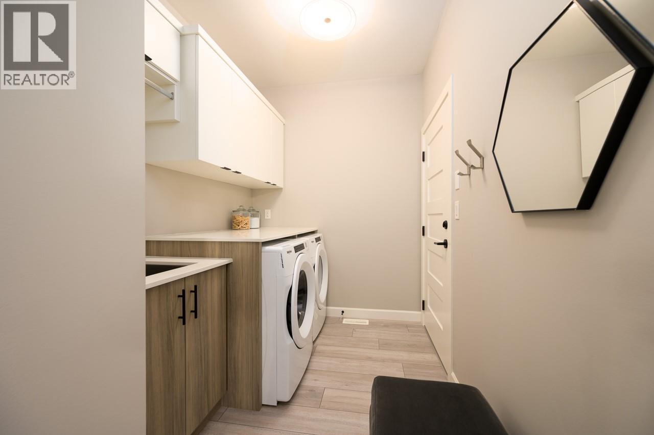 260 Rue Cheval Noir Unit# 1, Kamloops, BC - Indoor Photo Showing Laundry Room