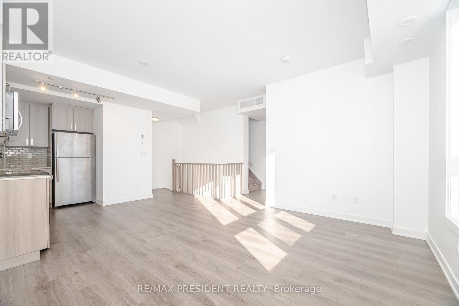 19 - 4015 Hickory Drive, Mississauga, ON - Indoor