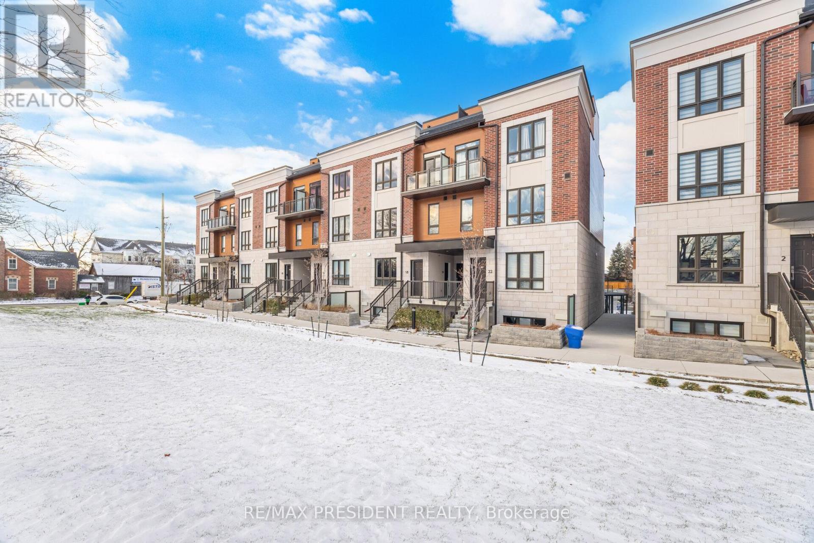 19 - 4015 Hickory Drive, Mississauga, ON - Outdoor With Facade