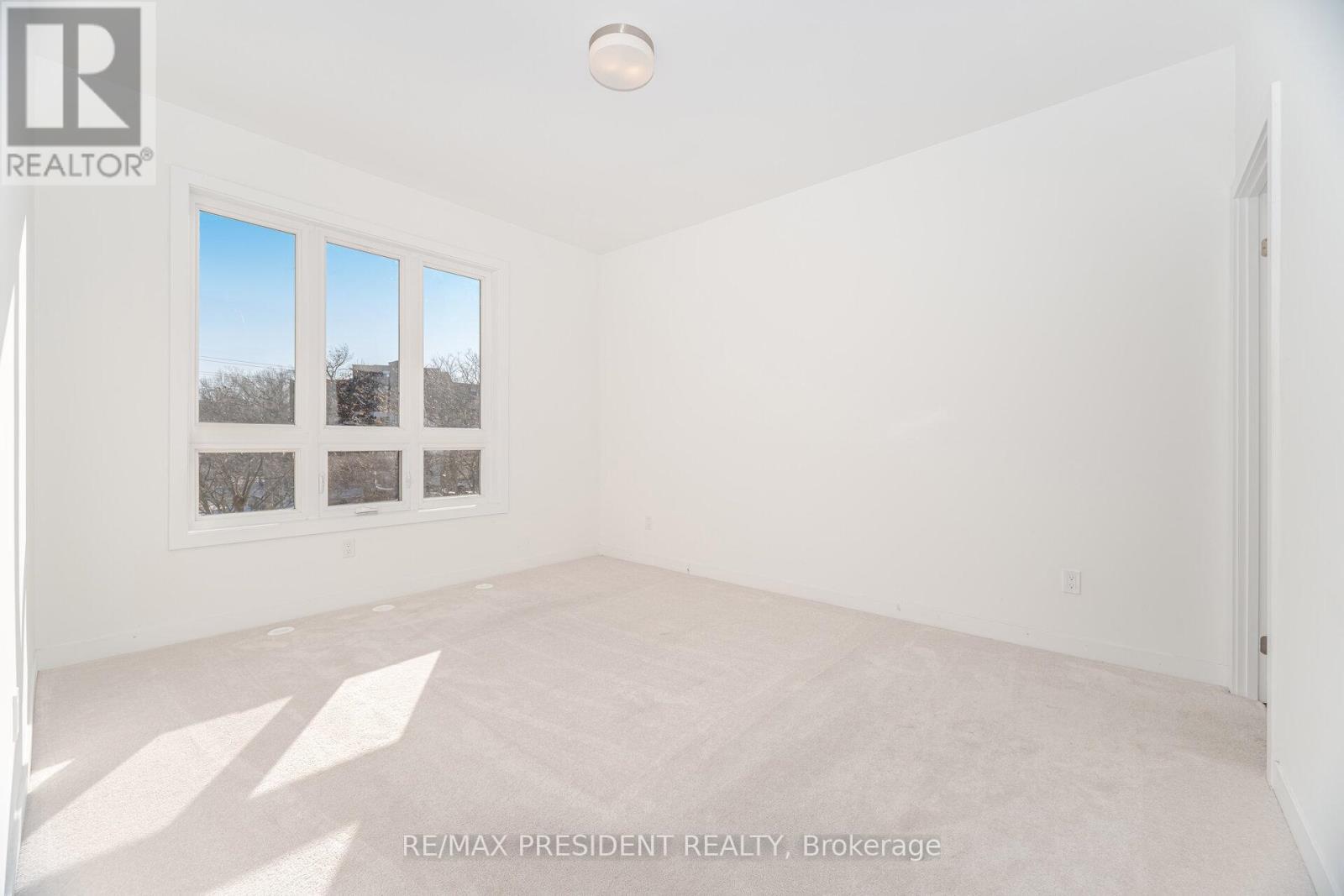 19 - 4015 Hickory Drive, Mississauga, ON - Indoor Photo Showing Other Room