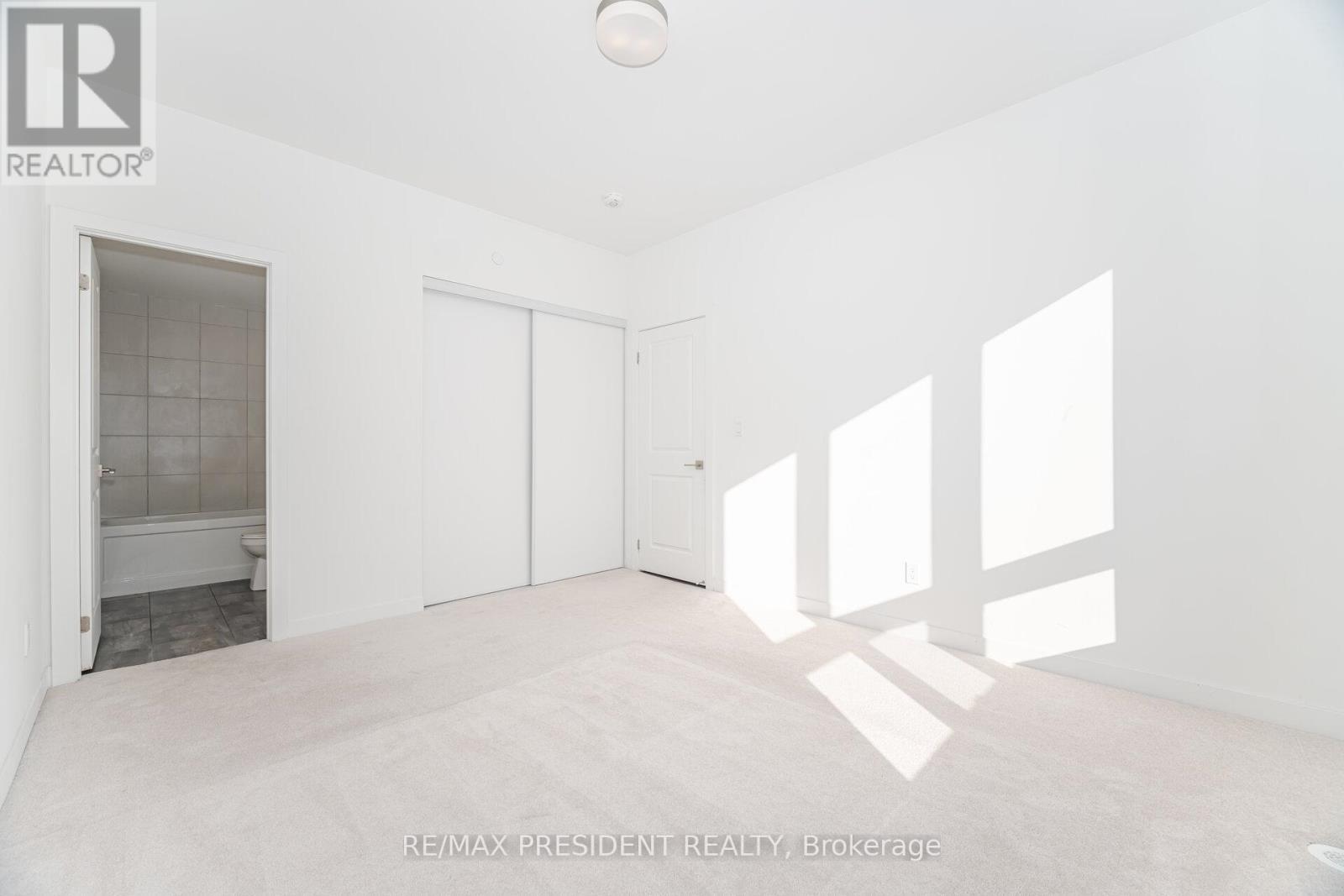 19 - 4015 Hickory Drive, Mississauga, ON - Indoor Photo Showing Other Room