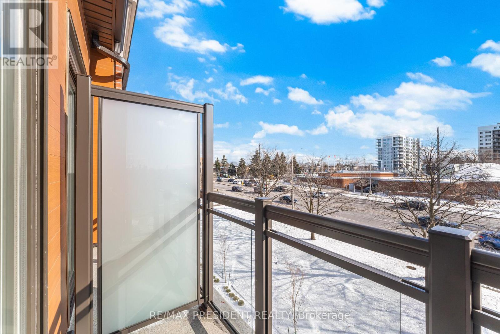 19 - 4015 Hickory Drive, Mississauga, ON - Outdoor With View