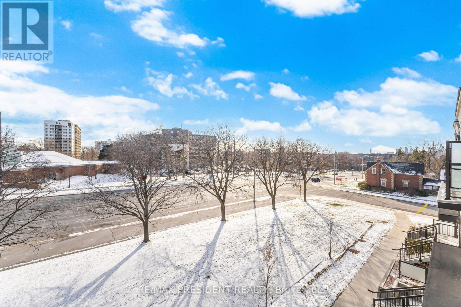 19 - 4015 Hickory Drive, Mississauga, ON - Outdoor With View