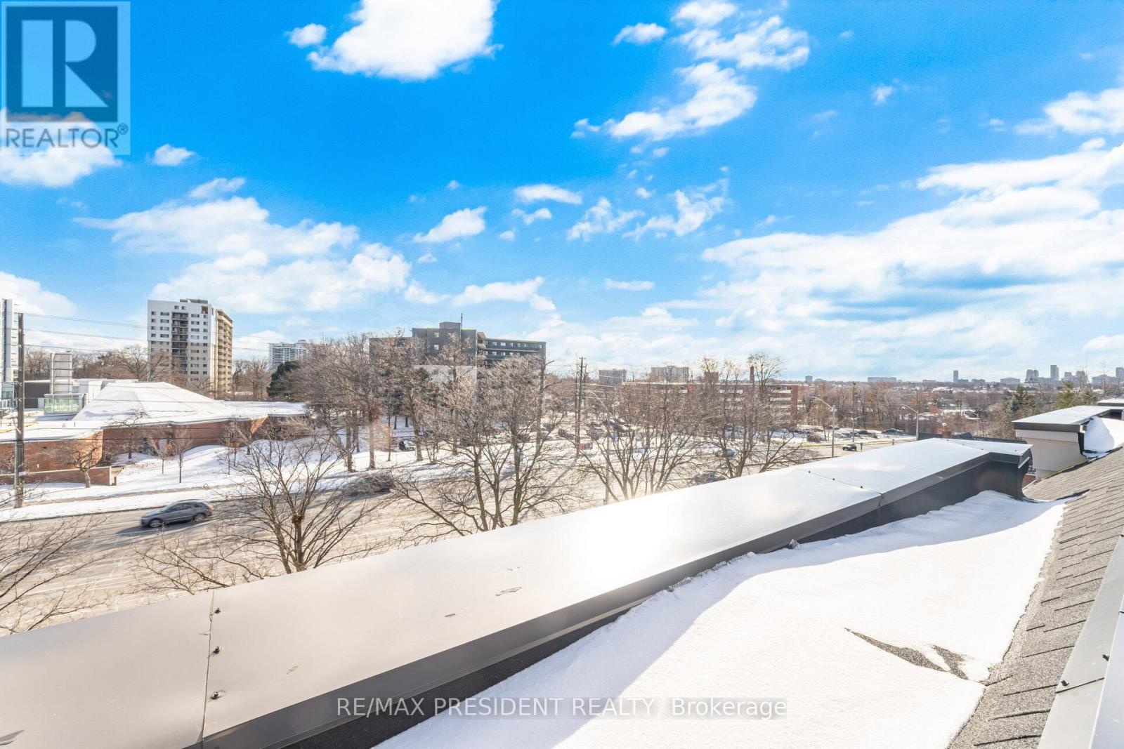 19 - 4015 Hickory Drive, Mississauga, ON - Outdoor With View