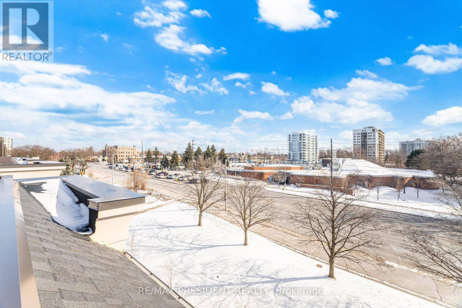 19 - 4015 Hickory Drive, Mississauga, ON - Outdoor With View
